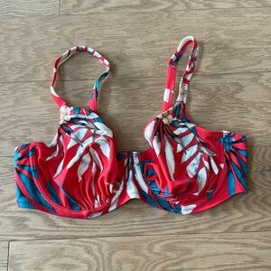 Like new Fantasie 36DD red floral bikini top.